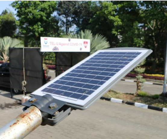 Solar Cell Lampu Penerangan Jalan di Telkom Univerisity
